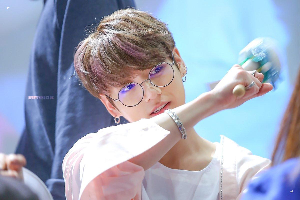 Armys Go Crazy Over How Adorable Jungkook Looks In Harry Potter Glasses Koreaboo 