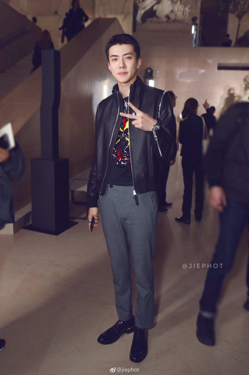 Keeping up with supermOHdel SEHUN: attending the Louis Vuitton Cruise Show  @ St. Paul de Vence