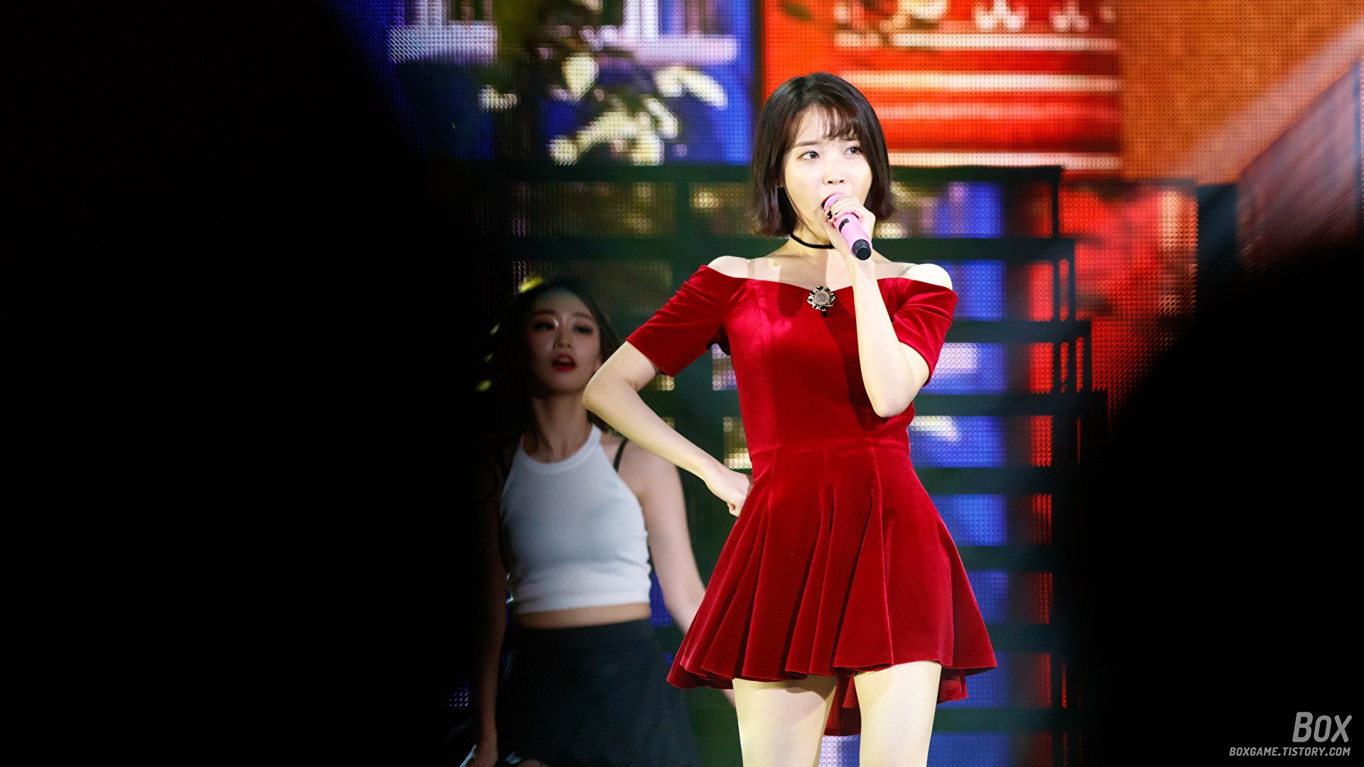 10 Photos Of Ius Sexy Jaw Dropping Little Red Dress Koreaboo 