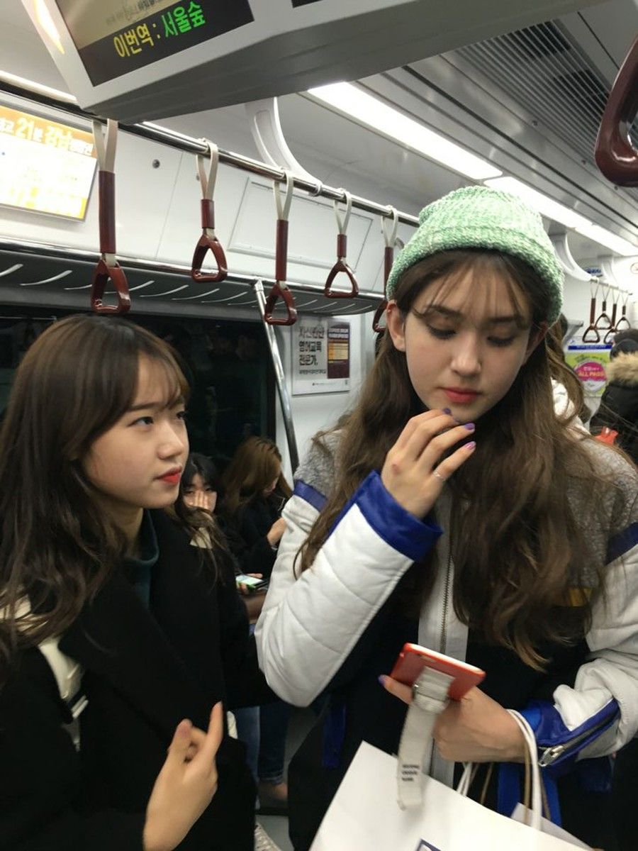 20 times idols were photographed in the most unexpected places/situations