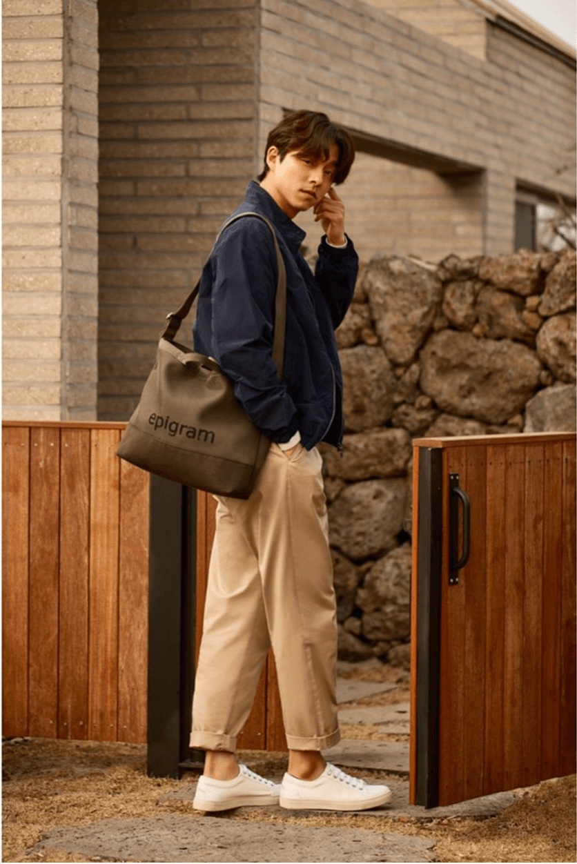 Gong Yoo looks sexy as hell on his trip to Jeju - Koreaboo