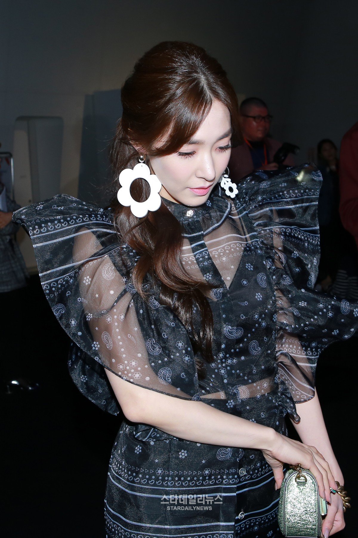 11 Best Outfits That Slayed Seoul Fashion Week - Koreaboo