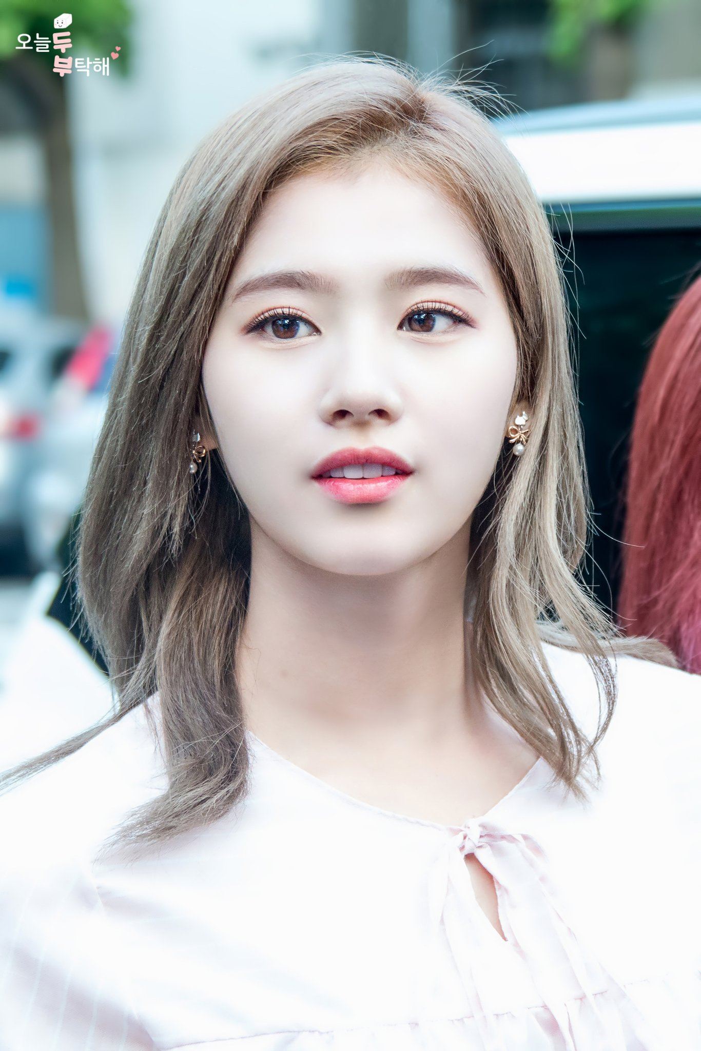 Koreans are impressed with how small TWICE Sana’s face is - twice sana ...