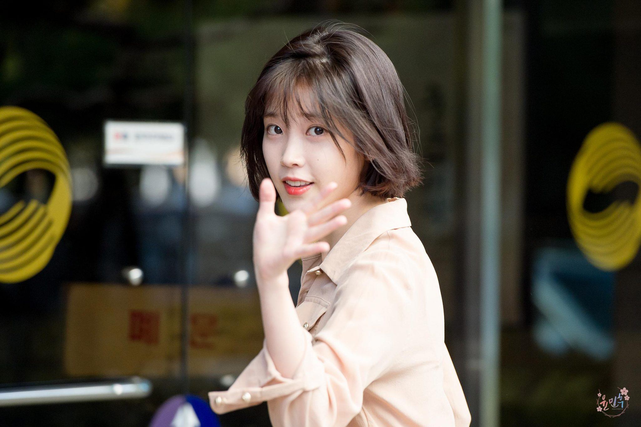 6. IU's short blonde hair in "You & I" music video - wide 3