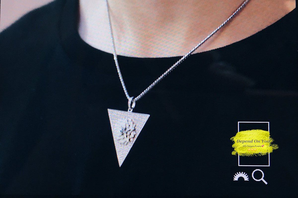 MARK TUAN STYLE on X: ╔ #MARKtuanstyle ╗MONOGRAM CHARMS NECKLACE $422.30  USD ,, cr. @aciddrop0904 ,, #GOT7 #갓세븐 #마크 #Mark #Marktuan #streetstyle  #streetfashion  / X