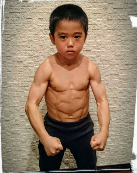 This 7-Year-Old Is Called “Tiny Bruce Lee” For His Shockingly Muscular Body  - Koreaboo