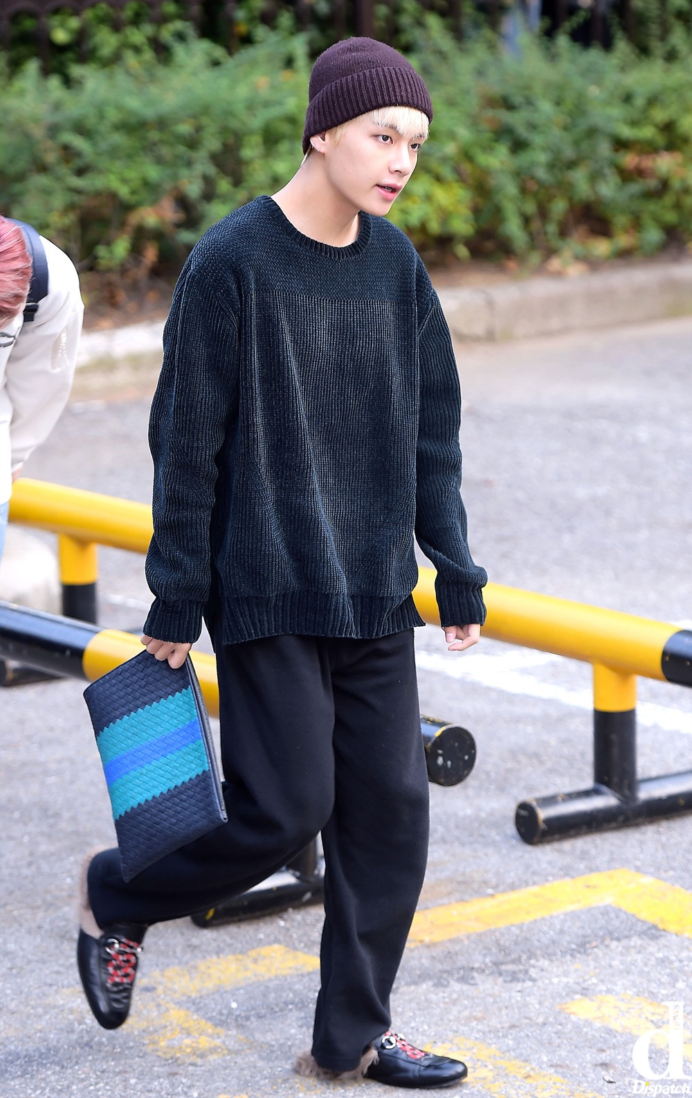 10 Of BTS V's Best Winter Fashion Looks - Koreaboo