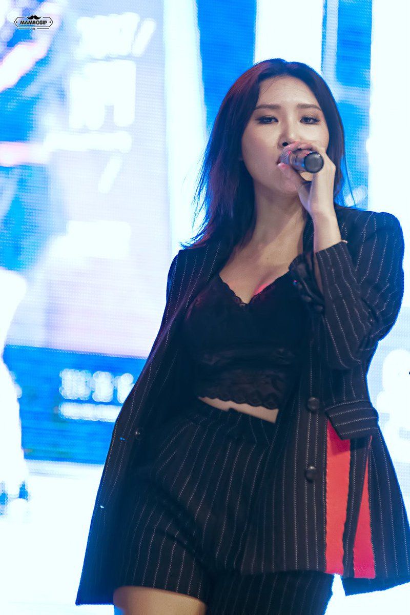 Hwasa boobs
