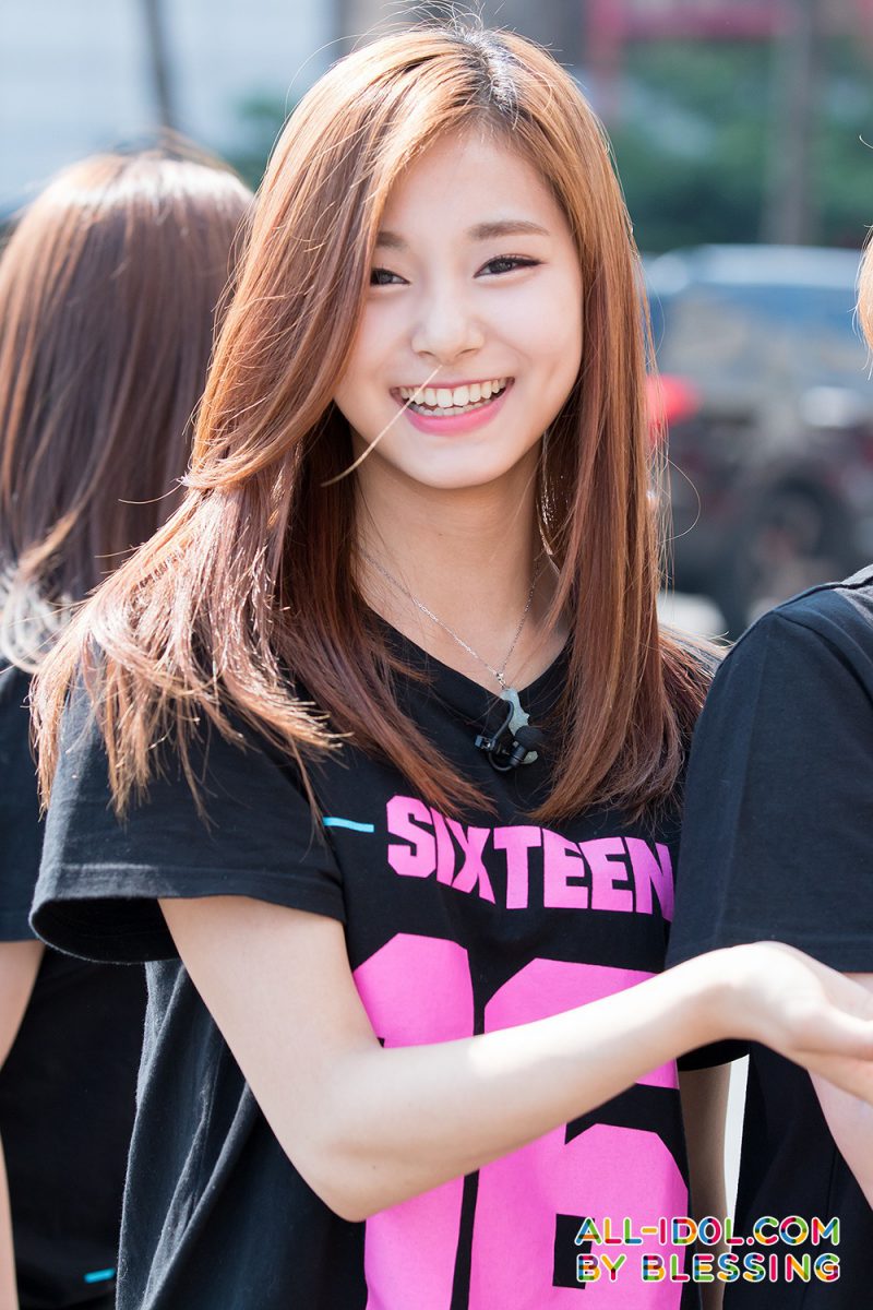 10+ Pictures Reveal What TWICE Really Looks Like In Person - Koreaboo