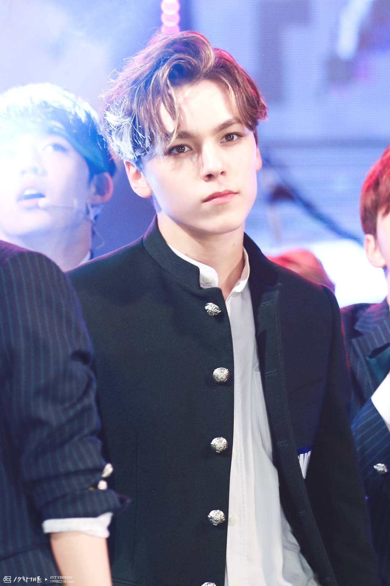 BREAKING] SEVENTEEN's Vernon rushed to hospital and will ...