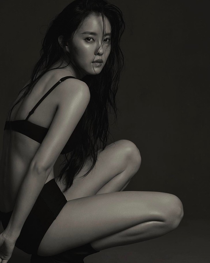 Hyomin Went Completely Topless In Her Latest Photoshoot Koreaboo