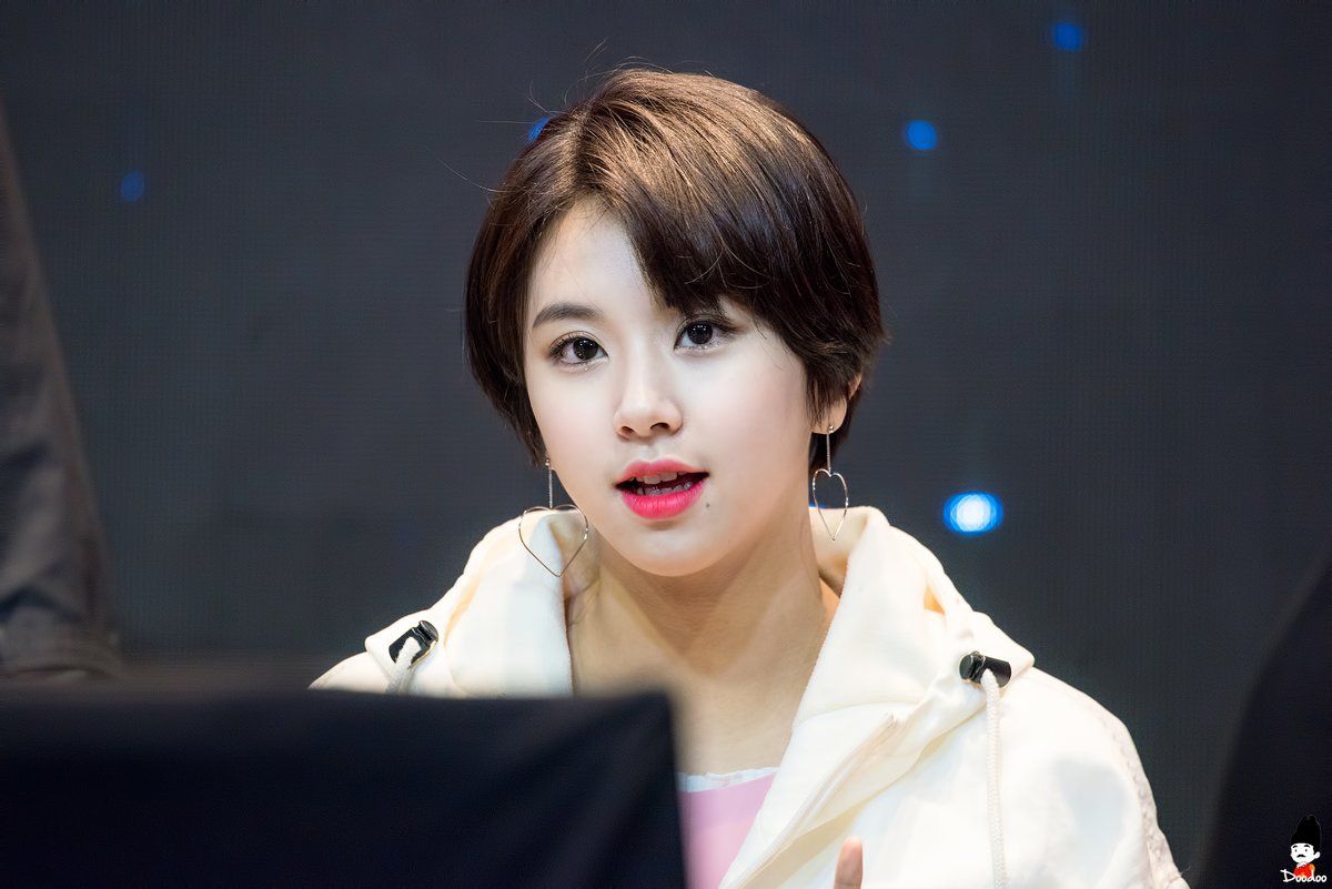 TWICE Chaeyoung explains the reason why she decided to cut her hair