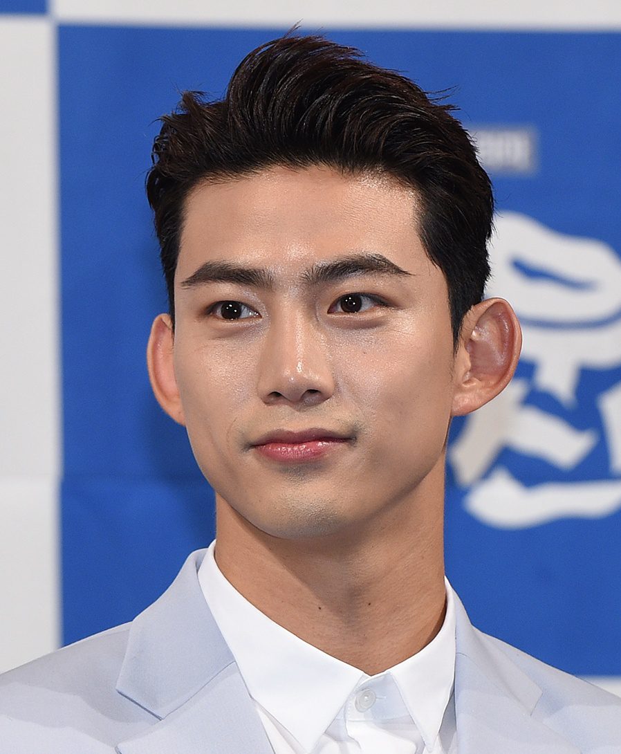 Taecyeon tells fans to do this if they miss him while he's serving in ...