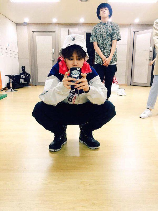 32 Photos That Show BTS Jimin Always Sits Exactly The Same All The Time - Koreaboo