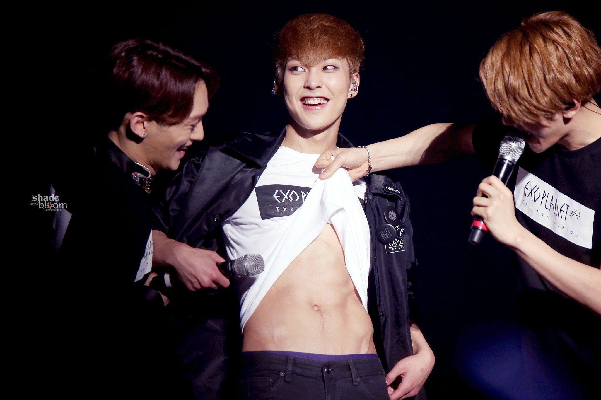 Baekhyun Reveals Why He Loves Undressing Xiumin On Stage Koreaboo