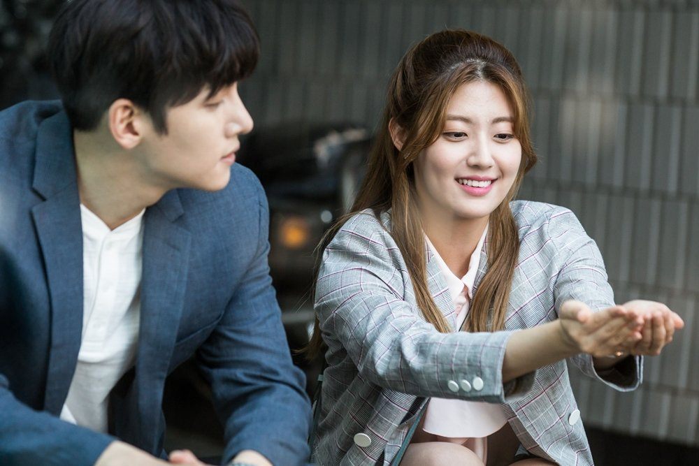 9 Gifts Under $10 That Will Make Any Girl Smile According To K-Dramas ...