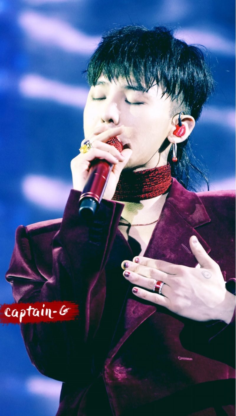 G-Dragon Spotted with New Changes to His Hairstyle - Koreaboo