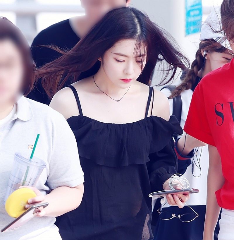 A rare moment when Irene revealed skin in public - Koreaboo