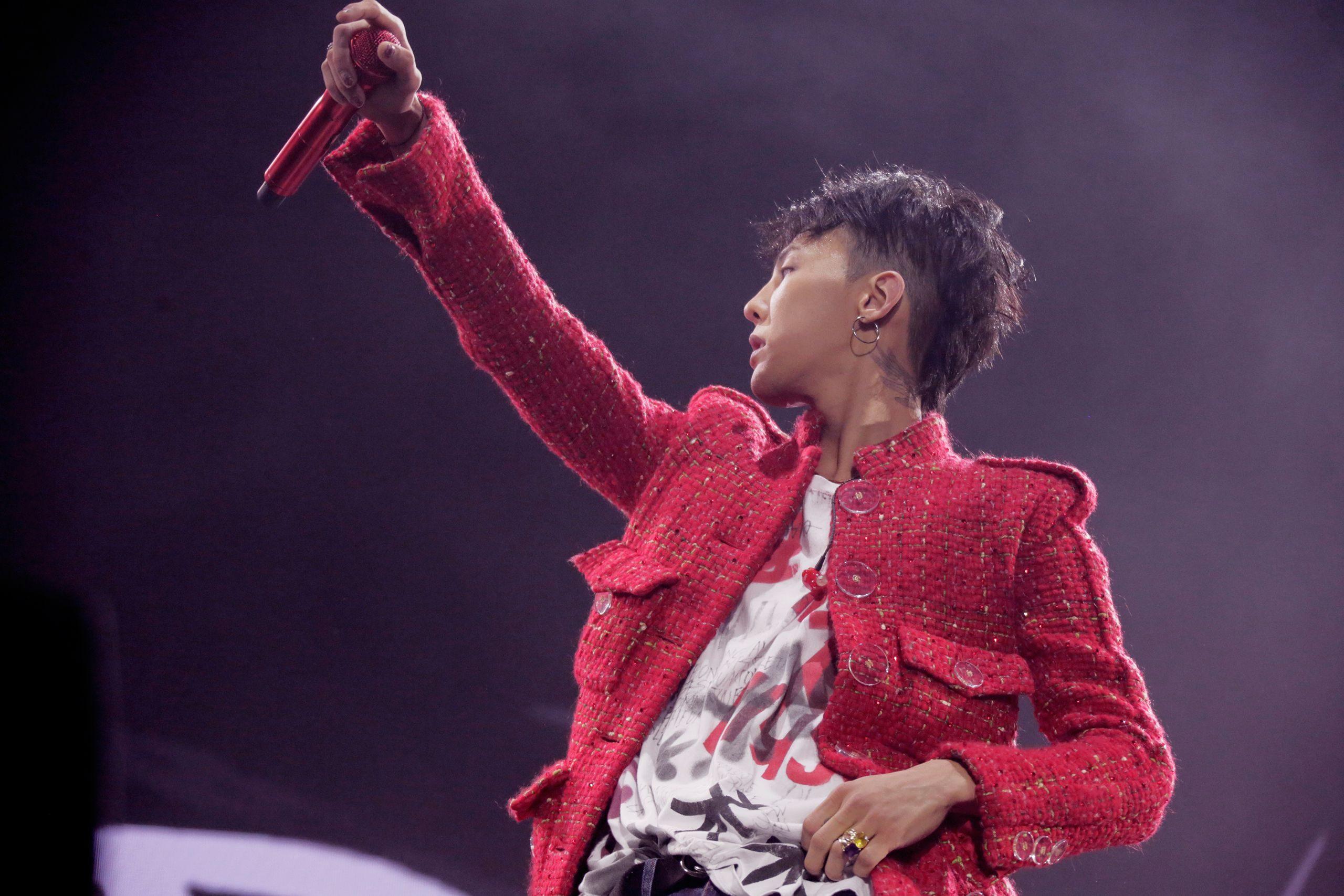 CHANEL GABRIELLE HANDBAG WITH G-DRAGON