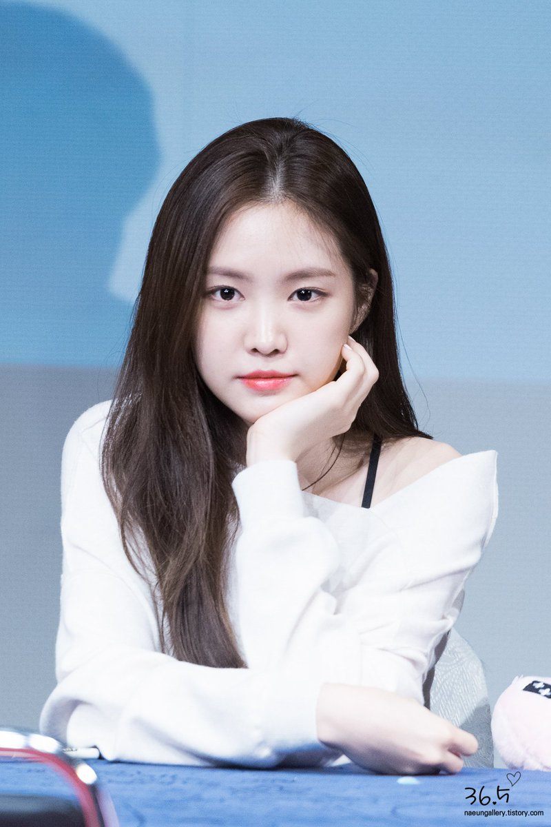 Apink Naeun's Visuals Change Completely Depending On What Color She's ...