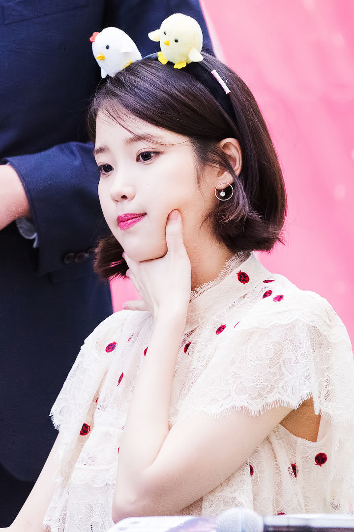 IU Reveals How Hard It Is To Make Friends As A Famous Celebrity - Koreaboo