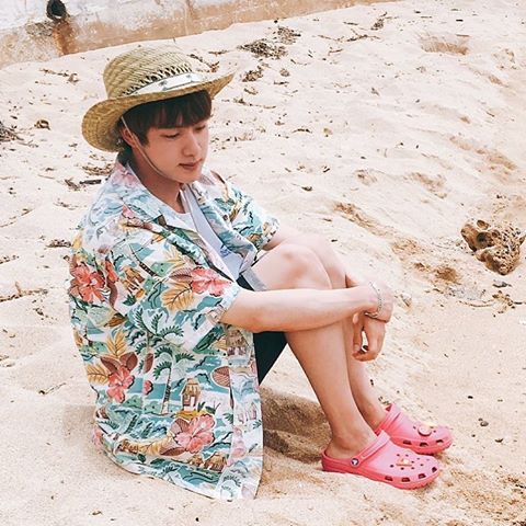 crocs bts