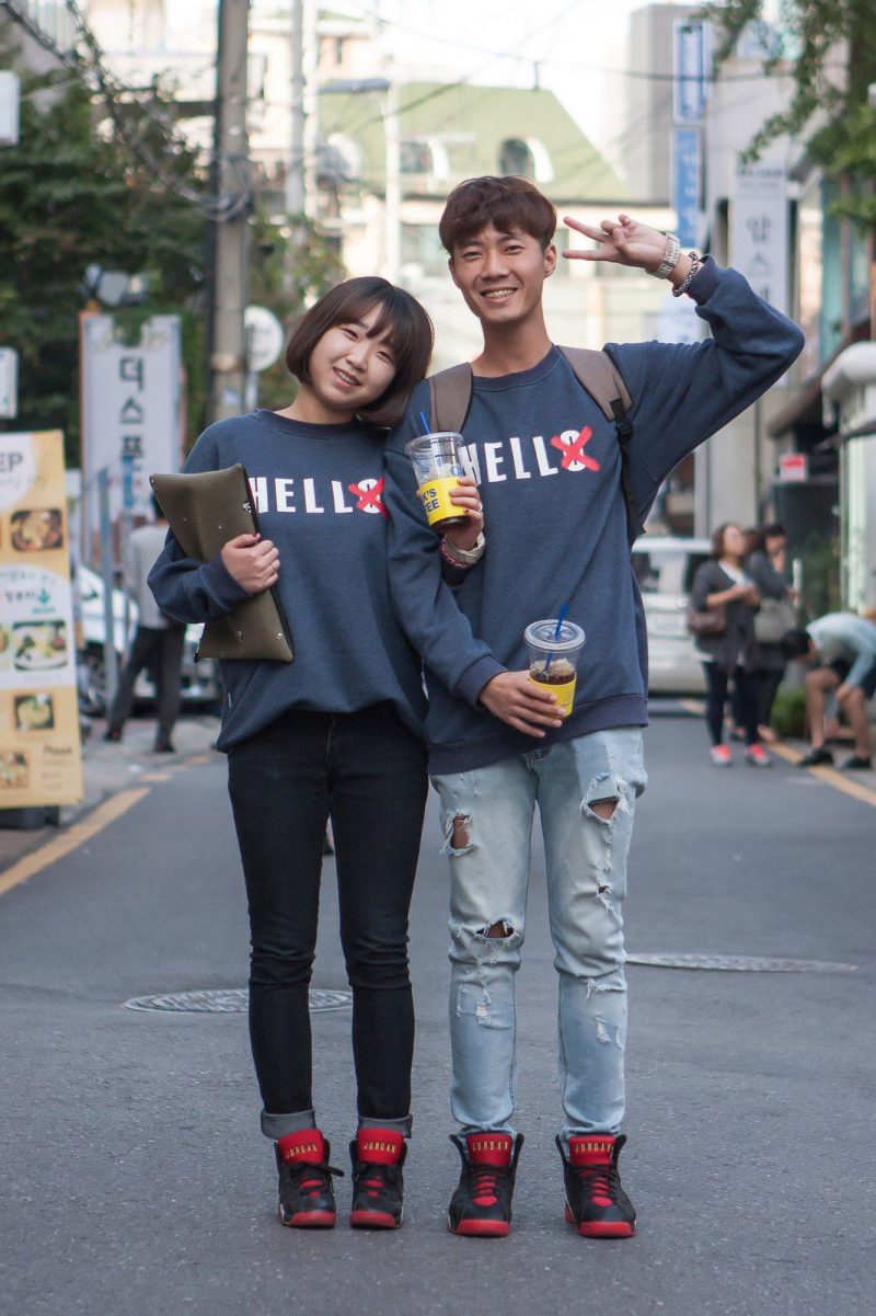 Couples In South Korea Wear Matching Outfits For More Than One Reason  Koreaboo