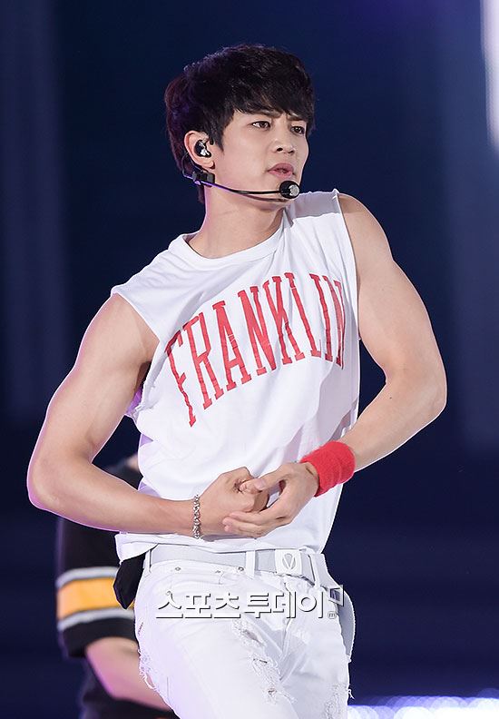 15 Male Idols With The Sexiest Arms In KPop Koreaboo