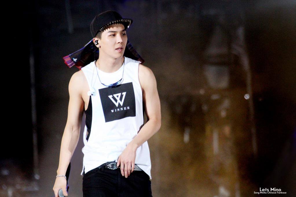 15 Male Idols With The Sexiest Arms In K-Pop - Koreaboo