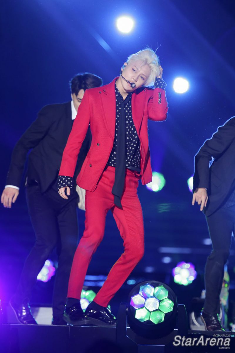 Pictures That Show Just How Long Taemin Legs Really Are Koreaboo