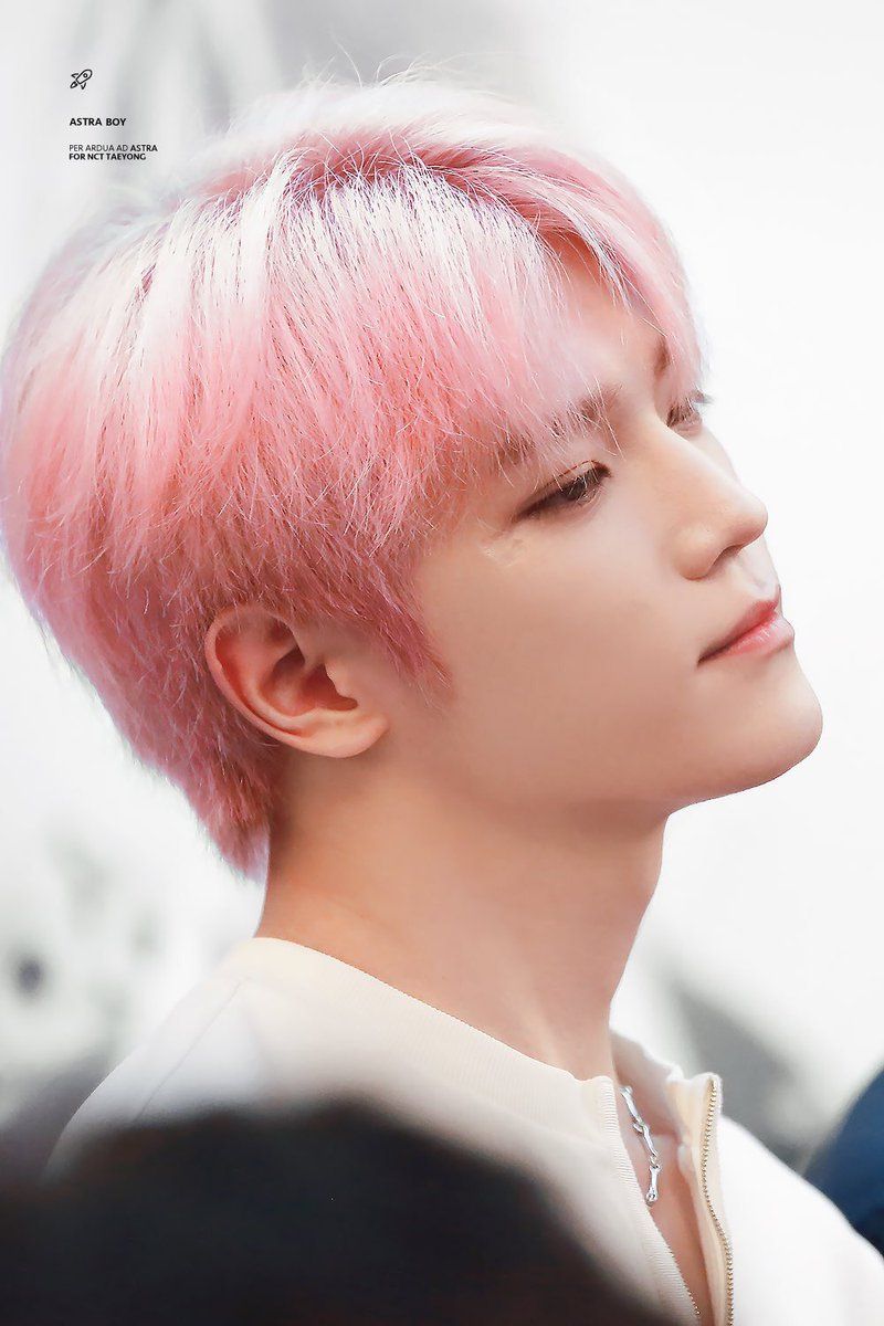 15 Male Idols With The Best Side Profile According To