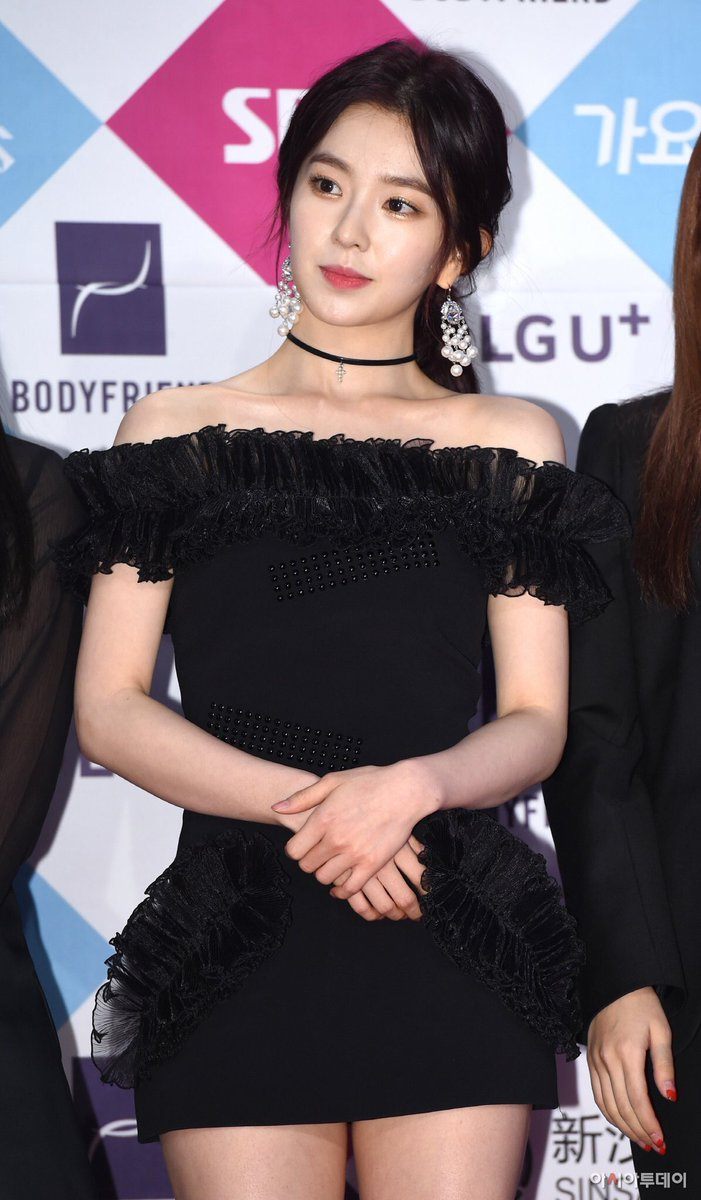 TOP 10 Sexiest Outfits Of Red Velvet Irene