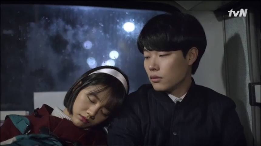 10 Reasons Fans Knew Hyeri And Ryu Jun Yeol Were Dating Before It Was Announced Koreaboo