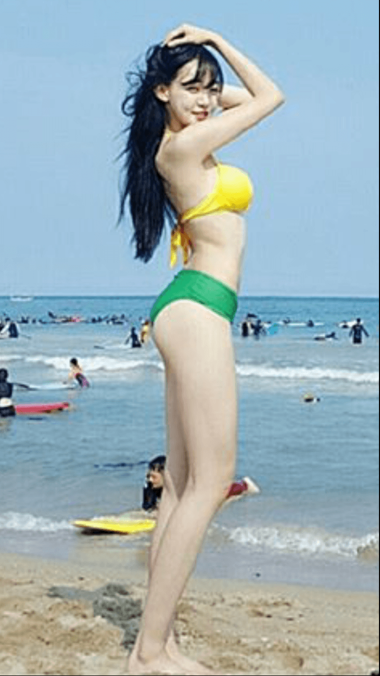 Paparazzi Catches Female Idols Half Naked At The Beach Koreaboo Hot Sex Picture