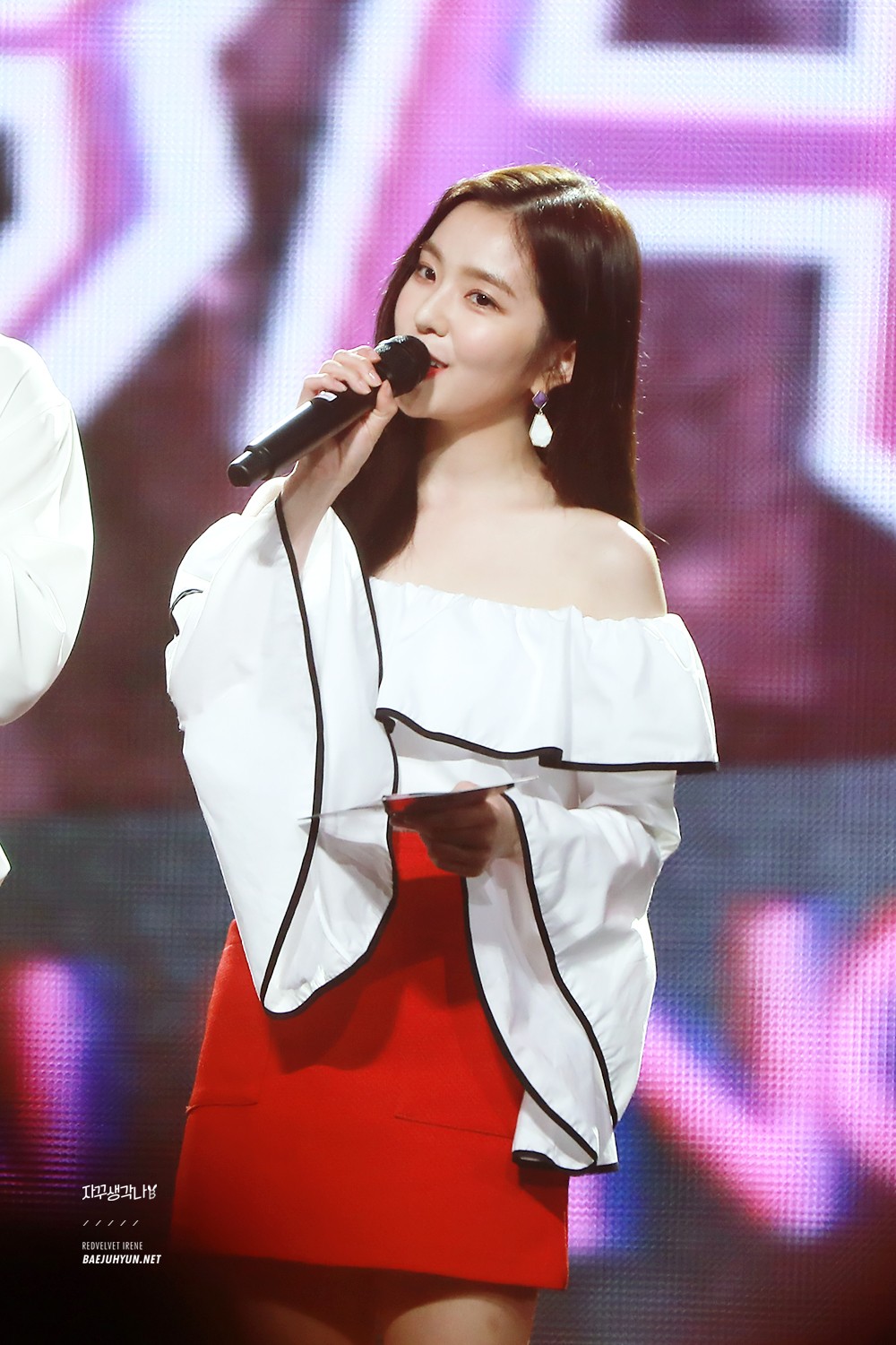 13 HD Photos Of Irene In This Shockingly Sexy Dress - Koreaboo