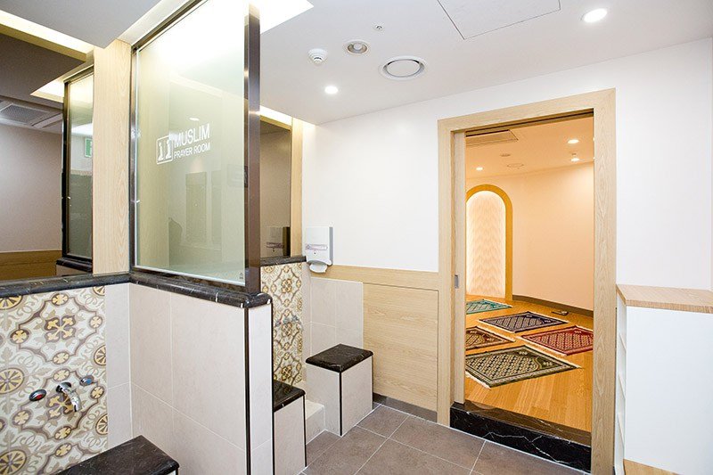  Muslim  prayer  room  opens up at Lotte Department Store 