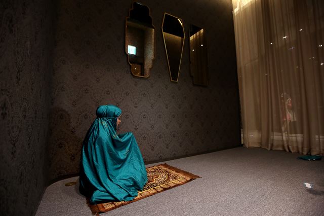 Muslim prayer room opens up at Lotte Department Store - Koreaboo