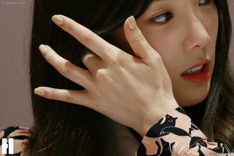 10+ Female Idols With The Most Beautiful Hands - Koreaboo