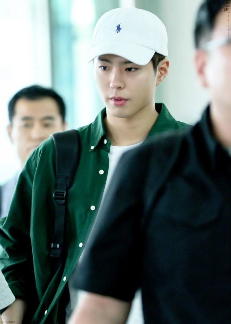 Netizens are SWOONING over past photos of Park Bo Gum - Koreaboo