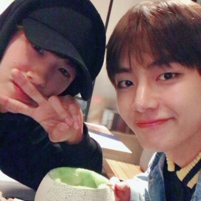 BTS' V spotted hanging out with BFF Park Bo-gum at an art museum