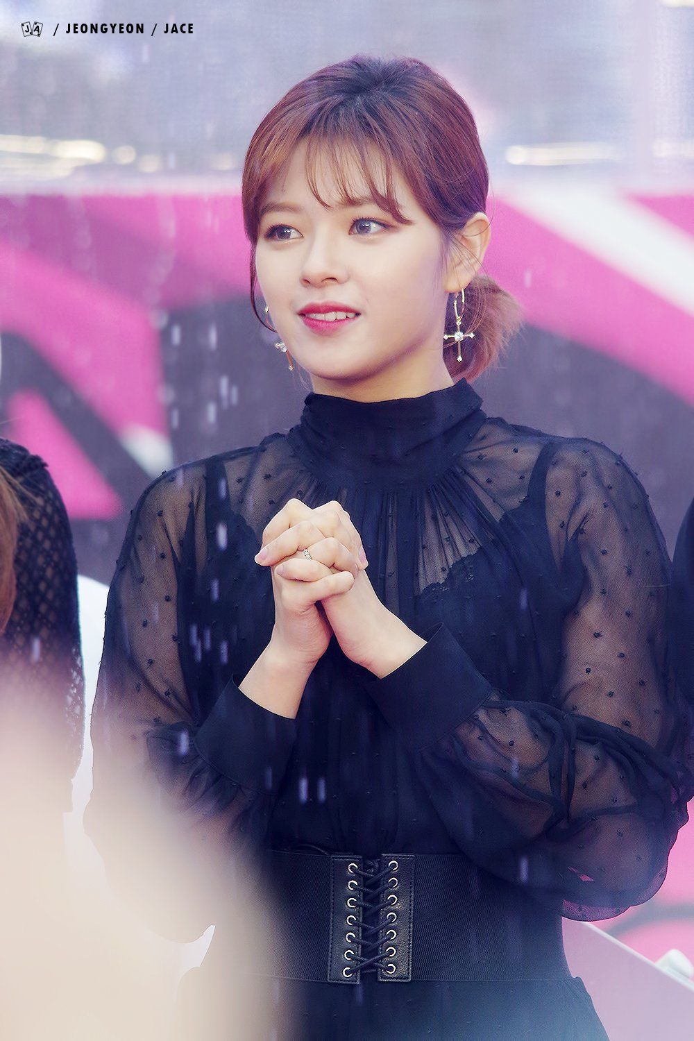 Twice S Jeongyeon Wows Fans With Pretty Feminine Styling Koreaboo