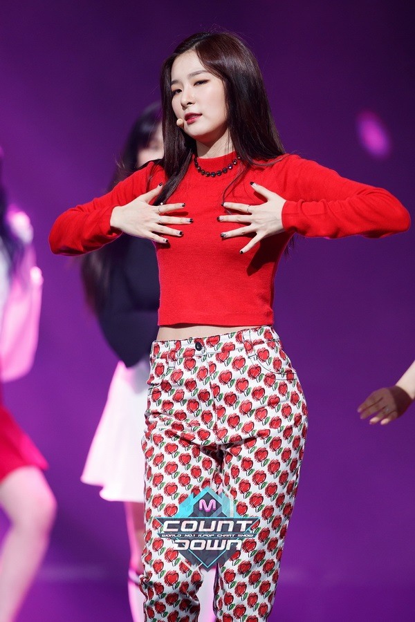 10 Outfits That Prove Red Velvet Seulgi Looks Sexiest In Red Koreaboo