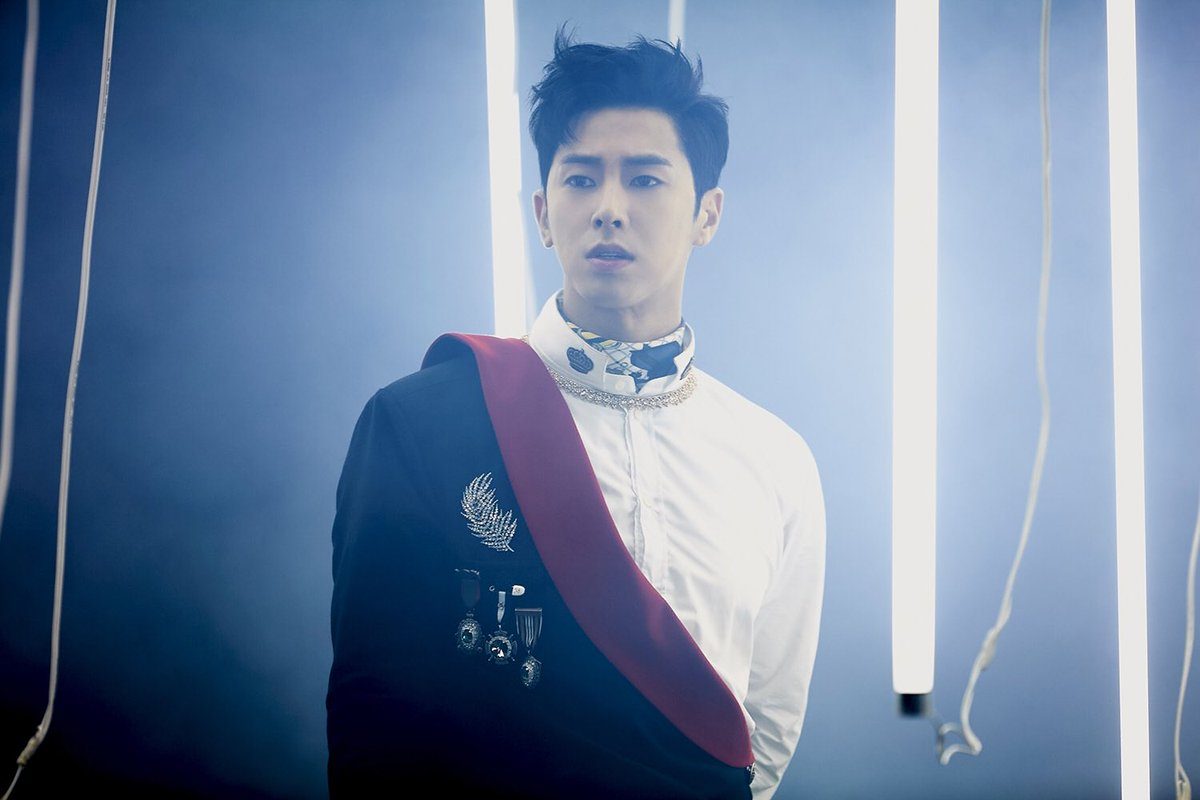 TVXQ S Yunho Recalls The Time He Almost Performed Naked Onstage Koreaboo