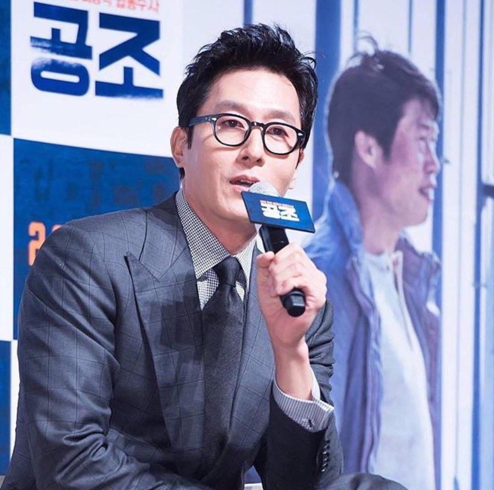 Kim Joo Hyuk. Joo Seok ju художник.