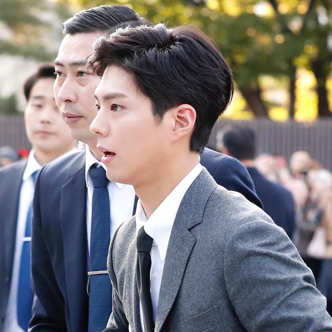 Lee Kwang Soo Park Bo Gum And More Have Arrived At Song Song Couple S Wedding Koreaboo