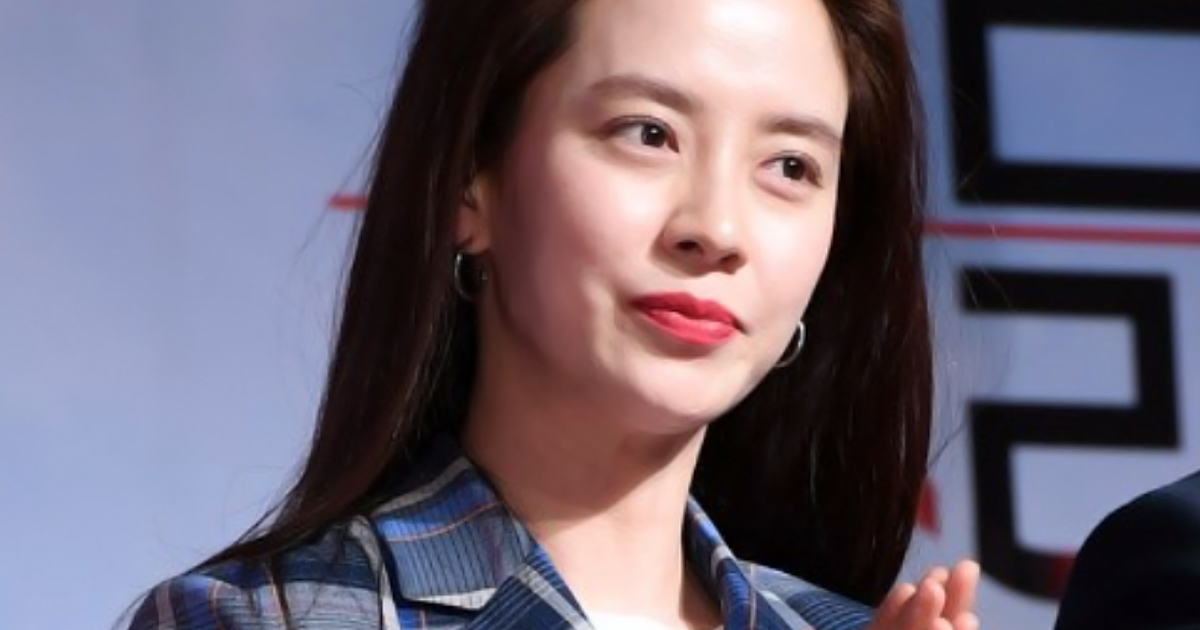 [Image: Song-Ji-Hyo-fb.png]