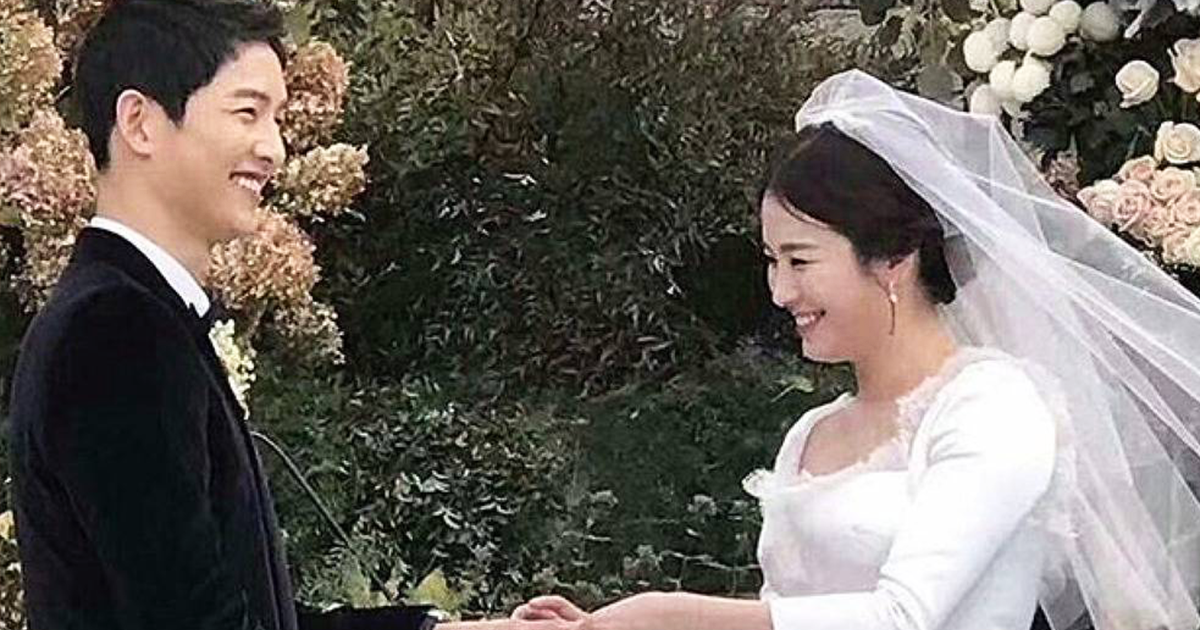 Trending Song Hye Kyo Started Crying After Song Joong Ki Said This To Her At Their Wedding Koreaboo